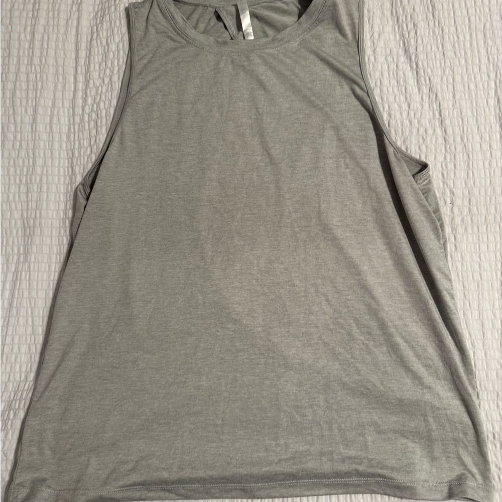 Fabletics Light Gray Scoop-Neck Muscle Tank
